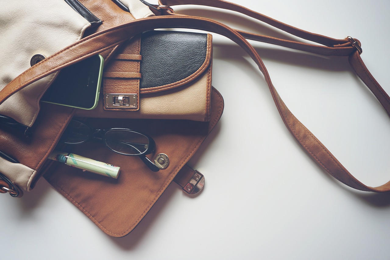 Everyday Tote Bag Organizer Setup: Maximize Your Space and Style
