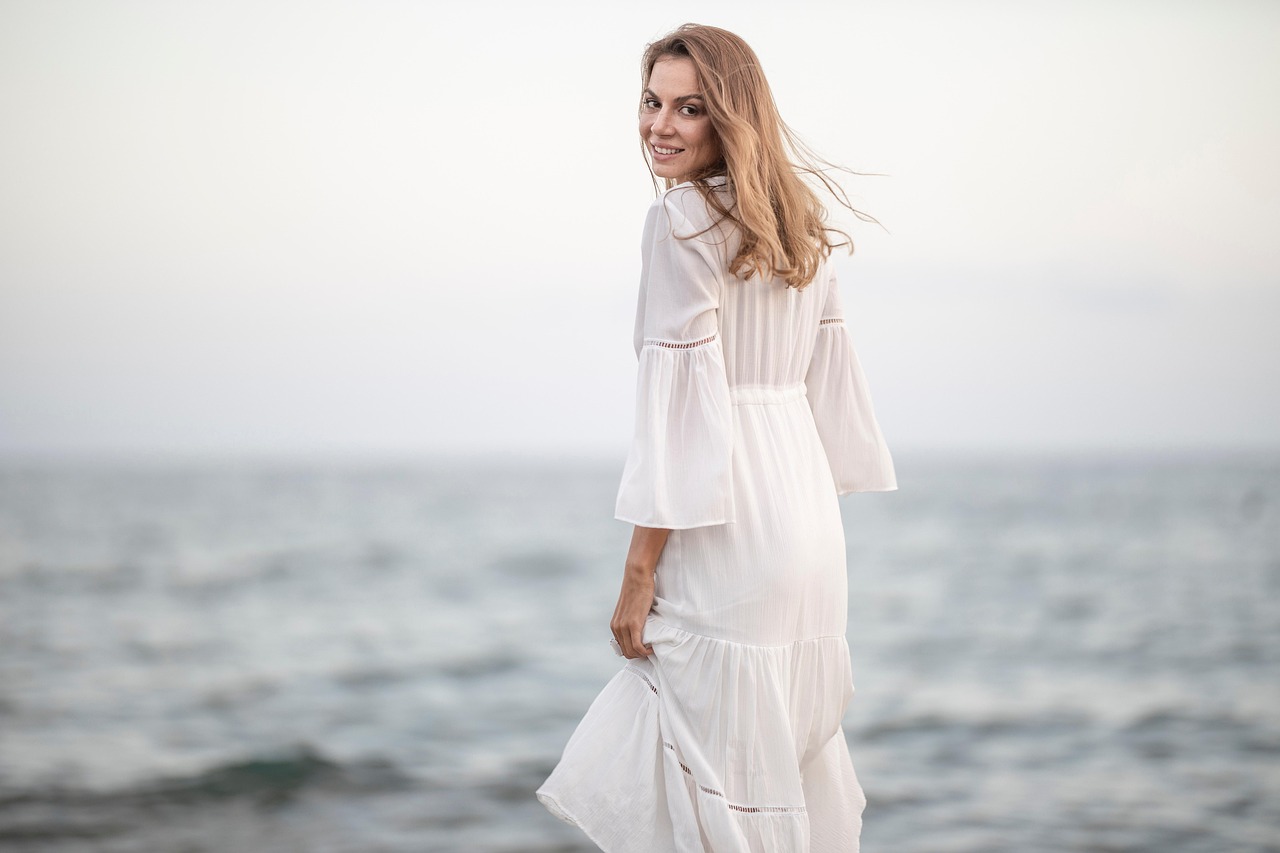 The Perfect Midi Wrap Dress for Curvy Figures: Your Ultimate Guide